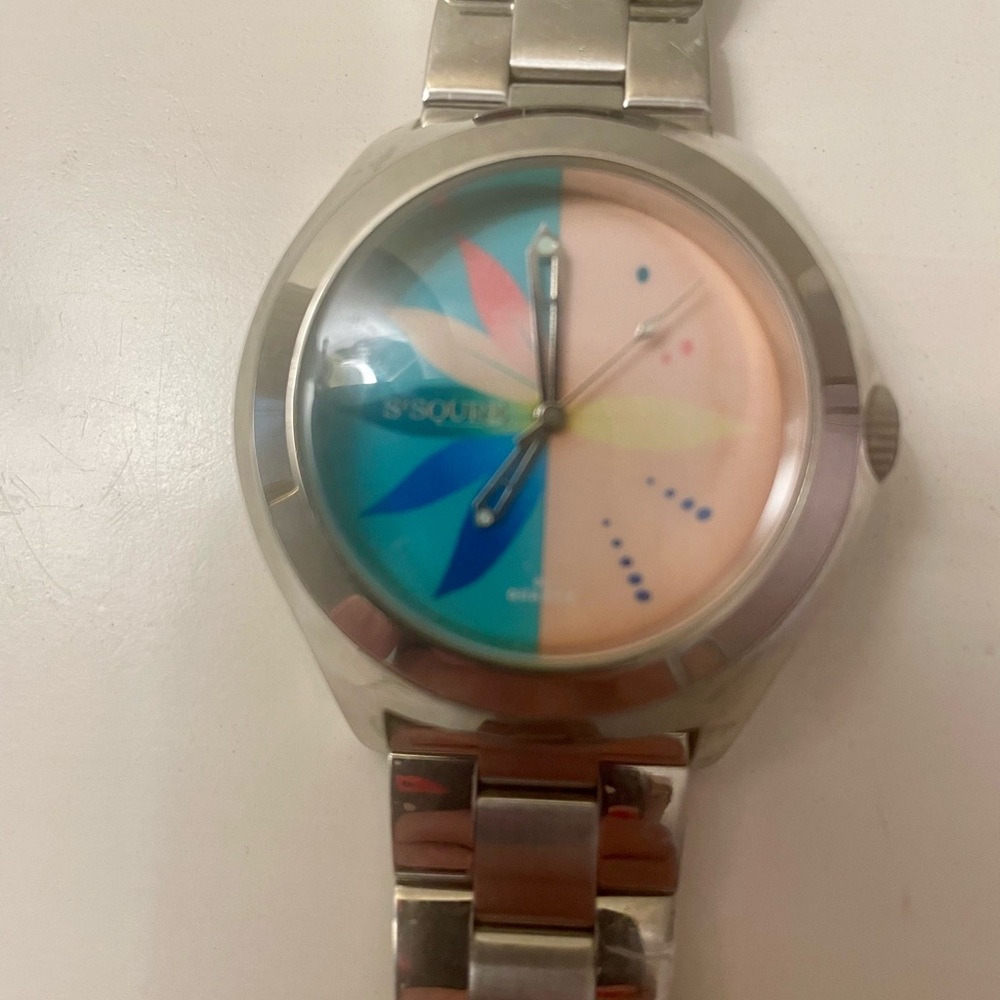 Men’s Watch Round Flower Face by S Square Vintage
Very Palm Beach